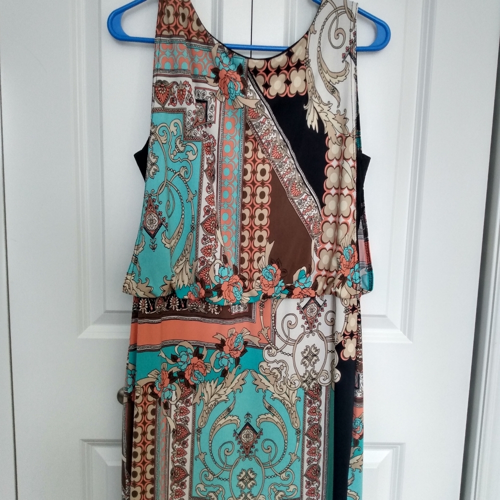 Dress - Picture 2 of 3